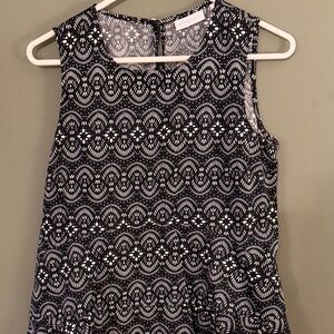 New York & Company Black and White Patterned Sleeveless Tank